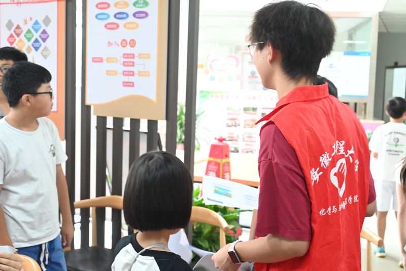 【暑期“三下乡”】课堂宣讲入社区 青声共护长江水——化环学院“碧水青航”实践团走进社区宣讲长江大保护